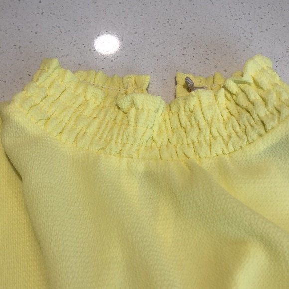 Pastel yellow blouse - Picture 3 of 4